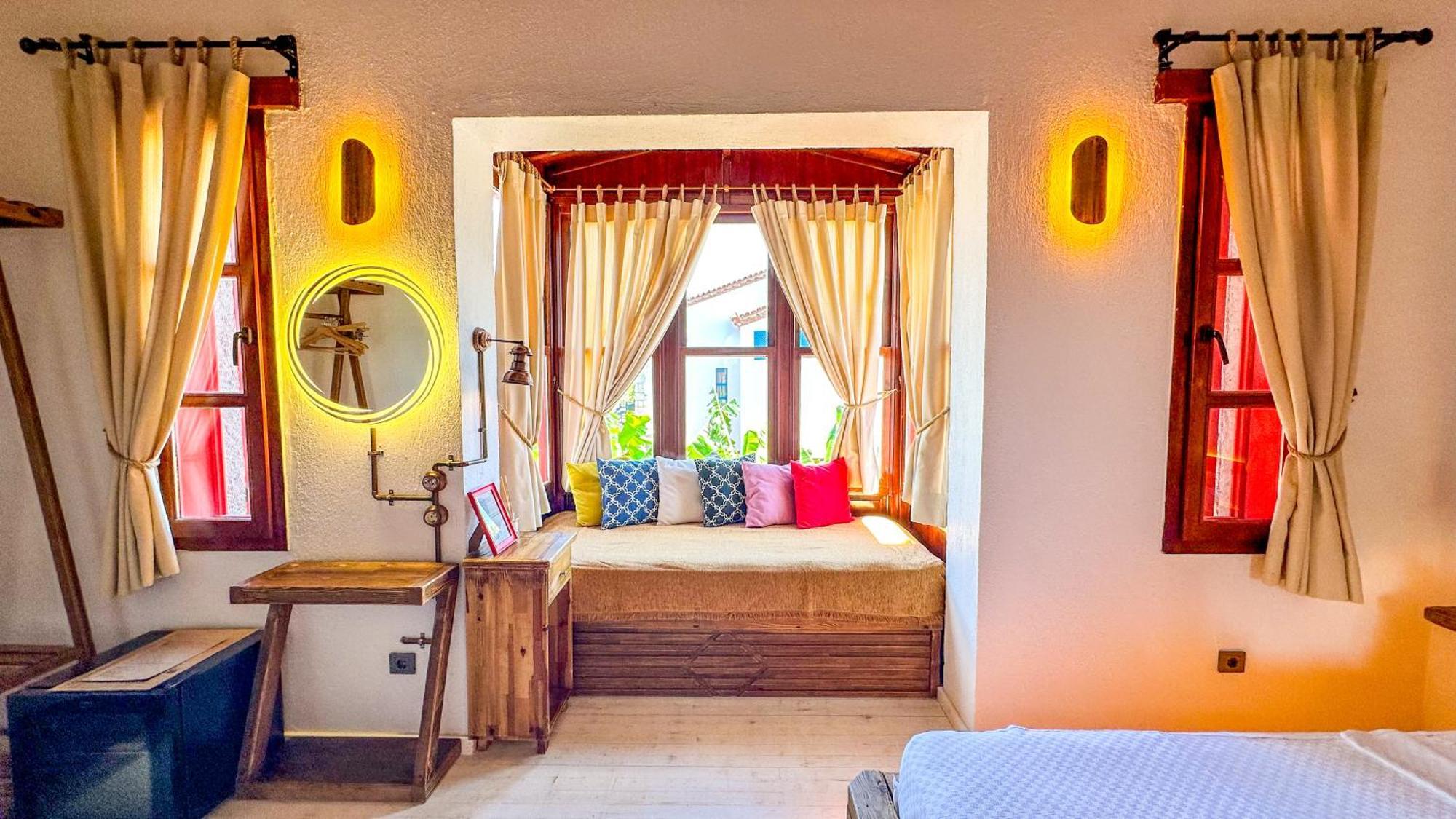 Banana - Adults Only Otel 3*