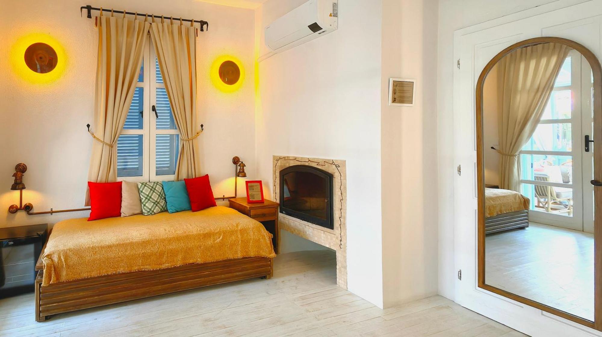 Banana - Adults Only Otel 3*